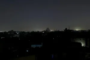 Pakistan chìm trong bóng tối sau vụ mất điện gần như trên toàn quốc.