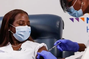 Vẫn có thể nhiễm COVID-19 dù đã được tiêm vaccine