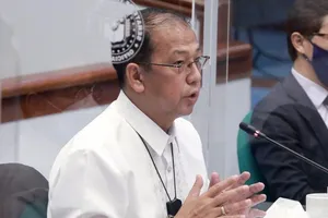 Ông Carlito Galvez - người đứng đầu Nhóm đặc trách chống đại dịch của Philippines. Ảnh: INQUIRER