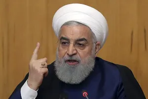 Tổng thống Iran Hassan Rouhani trong một phiên họp báo ở thủ đô Tehran hồi tháng 4-2020. Ảnh: AP