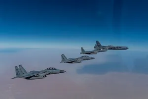 Máy bay ném bom chiến lược B-52. Ảnh: CENTCOM.