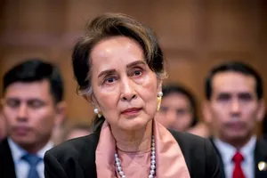 Bà Aung San Suu Kyi trong một phiên làm việc ở Quốc hội Myanmar hồi tháng 12-2020. Ảnh: AP 