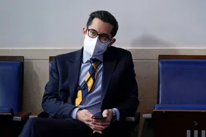 Phó Thư ký Báo chí Nhà Trắng TJ Ducklo. Ảnh: AP