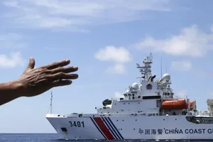 Một tàu hải cảnh Trung Quốc tại Biển Đông năm 2014. Ảnh: AP