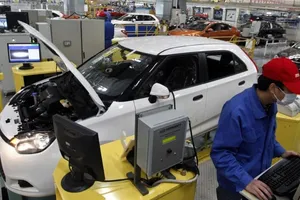 Nhà máy SAIC Motor ở Thượng Hải. Ảnh: REUTERS