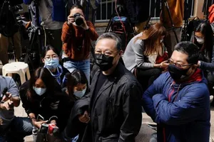 Lãnh đạo phong trào biểu tình Benny Tai chuẩn bị trình báo với Sở cảnh sát thị trấn Ma On Shan ở Hong Kong, ngày 28-2.