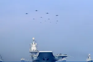 Trung Quốc bắt đầu 1 tháng tập trận ở Biển Đông. Ảnh: REUTERS