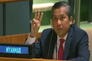 Đại sứ Myanmar Kyaw Moe Tun tuyên bố ông vẫn là đại diện hợp pháp của đất nước mình tại LHQ.