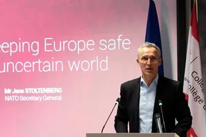 Tổng Thư ký NATO Jens Stoltenberg phát biểu tại Đại học châu Âu ở TP Bruges (Bỉ) hôm 4-3. Ảnh: NATO