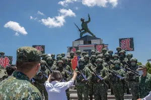 Nhà lãnh đạo Đài Loan Thái Anh Văn khích lệ lực lượng vũ trang hồi tháng 6-2020. Ảnh: FACEBOOK / THÁI ANH VĂN