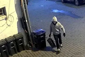 Nghi phạm đặt bom gần trụ sở Ủy ban Quốc gia đảng Dân chủ (DNC) và Ủy ban Quốc gia đảng Cộng hòa (RNC) ở Thủ đô Washington D.C.