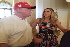 Ông Trump bất ngờ xuất hiện tại sự kiện giải cứu loài chó. Ảnh: realtorvalentina/INSTAGRAM