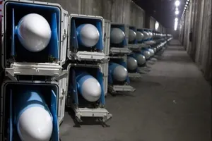 Tên lửa trong một đường hầm tại thành phố tên lửa mới của Iran. Ảnh: ARAB NEWS