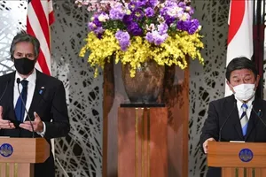 Ngoại trưởng Mỹ Antony Blinken (trái) và người đồng cấp Nhật Toshimitsu Motegi (phải).