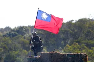 Đài Loan cáo buộc Bắc Kinh tăng cường khả năng tấn công, bao vây hòn đảo. Ảnh: AP