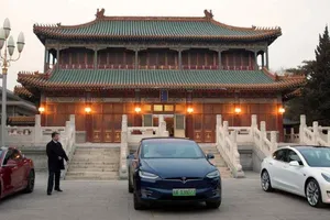 Trung Quốc cấm xe của Tesla tại các khu tổ hợp quân sự. Ảnh: REUTERS