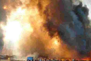 Trại tị nạn của người Rohingya cháy lớn, 400 người mất tích. Ảnh: REUTERS