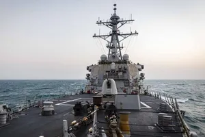 Tàu khu trục mang tên lửa dẫn đường lớp Arleigh Burke USS John S. McCain (DDG 56). Ảnh: HẢI QUÂN MỸ
