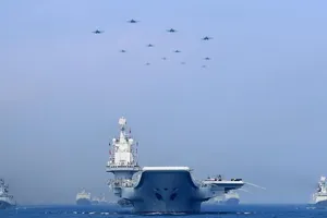 Tập trận gần Đài Loan, TQ muốn nhắn Mỹ “hãy từ bỏ và lùi bước'. Ảnh: FT