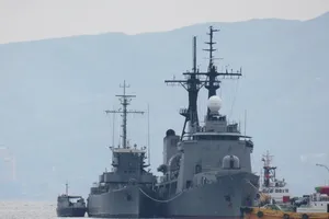 Tàu hộ tống BRP Miguel Malvar (PS-19) (trái) của Hải quân Philippines. Ảnh: FLICKR 