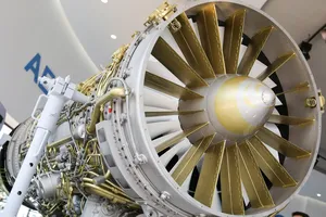 Trung Quốc lắp động cơ mới cho tiêm kích J-20