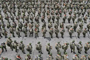 Nga bất ngờ ra lệnh rút quân khỏi biên giới Ukraine. Ảnh: REUTERS