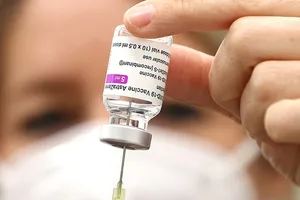 Vaccine ngừa COVID-19 của AstraZeneca (Anh). Ảnh: REUTERS