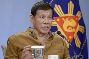 Ông Duterte từng yêu cầu TQ 'để yên cho ngư dân mưu sinh'. Ảnh: INQUIRER