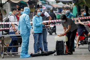 TP.HCM: Phun xịt khuẩn, phong tỏa đường Hồ Thị Kỷ