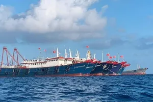 Ảnh minh họa - Các tàu dân quân biển Trung Quốc bị phát hiện gần Đá Ba Đầu hồi cuối tháng 3. Ảnh: NYT
