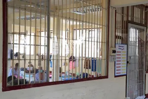 Một bệnh viện dã chiến dành riêng điều trị COVID-19 cho các bệnh nhân là tù nhân ở Bangkok (Thái Lan). Ảnh: AP