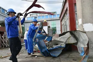 VIDEO: Lốc xoáy 'xé toạc' 2 thành phố tại TQ, 7 người chết. Ảnh: CHINATOPIX