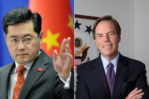 Hai nhà ngoại giao được cho là sẽ trở thành tân đại sứ của Mỹ (ông Nicholas Burns - phải) và của Trung Quốc (ông Tần Cương - trái) tại nước còn lại. Ảnh: SCMP