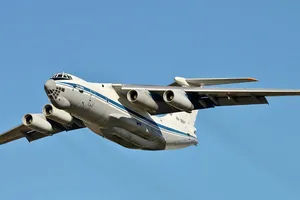 Máy bay vận tải quân sự Ilyushin Il-76 của Trung Quốc trong cuộc tập trận chung Nga-Trung ở vùng Siberia hồi tháng 9-2018. Ảnh: AP