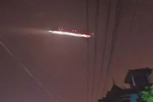 UFO được phát hiện tại căn cứ không quân ở Thương Châu, tỉnh Hà Bắc vào ngày 19-10-1998. Ảnh: ABC NEWS