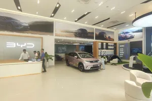 Xe điện nước ngoài thiếu trạm sạc, giá bất ổn liệu có thu hút khách Việt?