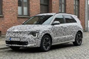 ​Kia tung 'át chủ bài' đấu xe xăng: SUV điện giá rẻ, chạy 350 km/lần sạc