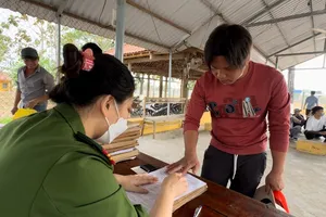 Tử tù xúc động khi được trở về sau hơn 21 năm cải tạo