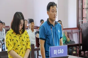 Nữ nhân viên bưu điện 17 tuổi tham ô gần 2 tỉ