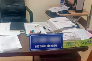 Một cựu cán bộ quận Ninh Kiều bị đòi nợ trên mạng 