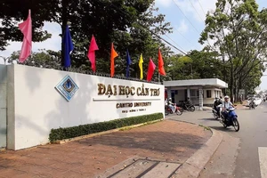 Sử dụng bằng cấp III giả, 1 bác sĩ bị thu hồi bằng đại học