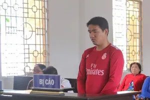 Tòa hoãn xử vì bị hại đang bị tạm giam trong vụ án khác