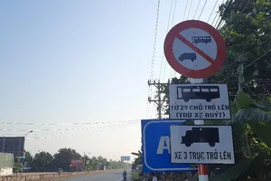 Chùm ảnh: Vì sao dân muốn cấm xe qua Cai Lậy theo giờ?