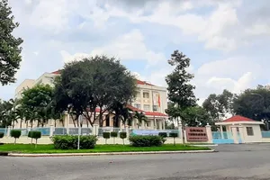 Cựu chủ tịch Bình Thủy có đơn xin không nghỉ việc nữa