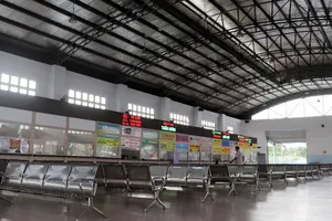 Bến xe Cần Thơ vắng vẻ trong mùa dịch COVID-19
