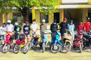 Nhóm thanh niên dương tính ma túy đua xe giữa mùa dịch