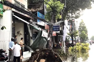 Một người tử vong do giông lốc ở Cần Thơ