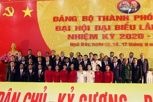 Ông Nguyễn Huỳnh Đức tái đắc cử Bí thư Thành ủy TP Ngã Bảy