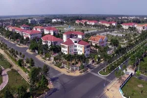 Hậu Giang: Tăng cường sàng lọc người có dấu hiệu cảm cúm, ho