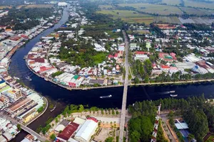 Long Mỹ, Hậu Giang: Nước trên sông cái có màu đen, hôi thối